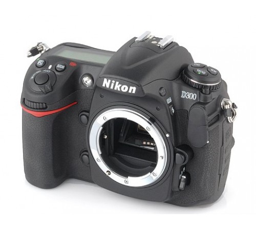 Зеркальный фотоаппарат Nikon D300 Зеркальный фотоаппарат Nikon D300